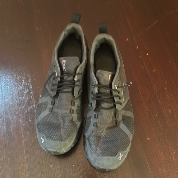 Black On Running Shoes - Picture 1 of 3